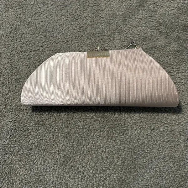 Vintage Cream Clutch with Gold magnetic closure chain strap evening bag - Image 8
