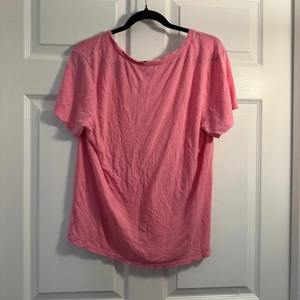 Athleta‎ V-Neck Short Sleeve Tee Pink Large Casual Athleisure Workout Top - Image 3
