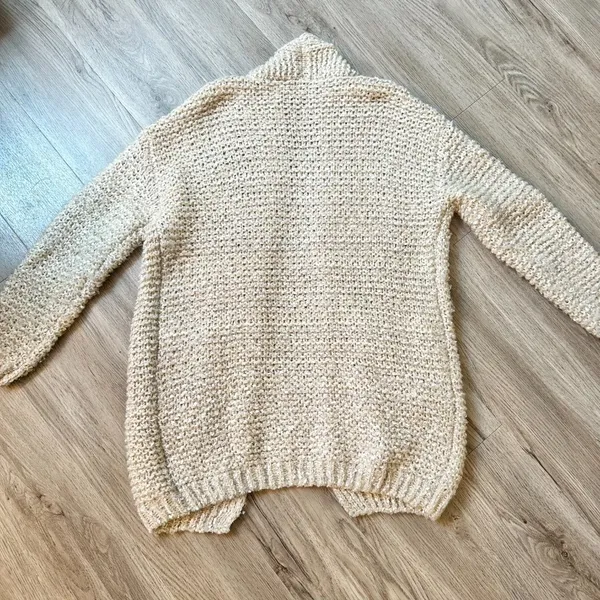 Alya Floral Chunky Knit Sweater Cardigan Embroidered Flowers in Cream Size S - Image 9