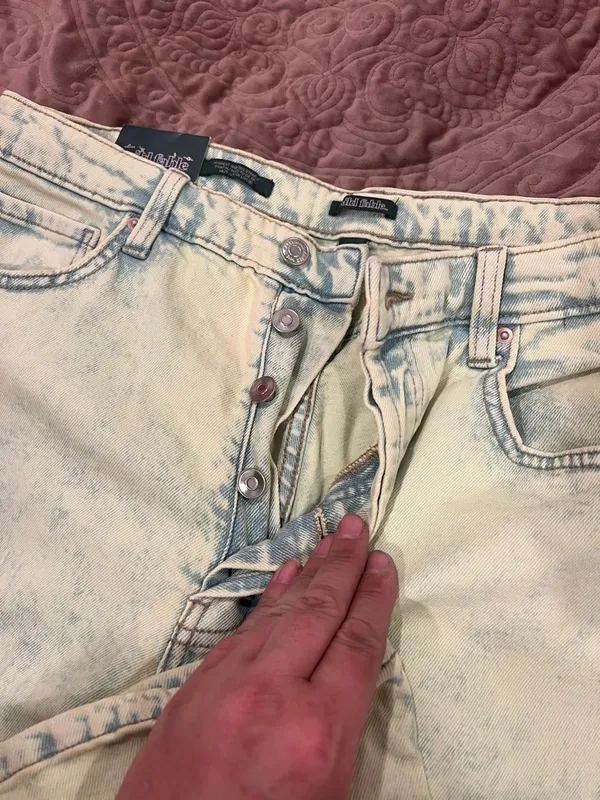 wild fable Light Acid-Wash Wide-Leg Jeans in Pale Blue and Ivory - Image 4