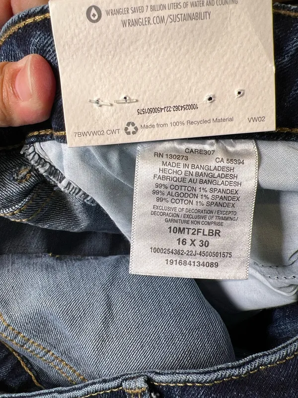 16x30 wrangler women’s jeans - Image 3