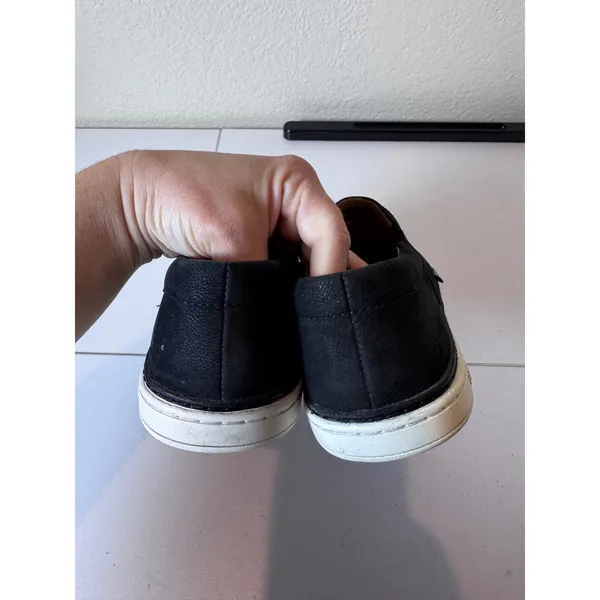 UGG Jass Slip On Sneakers Women Size‎ 8 Black Leather Minimalist Classic Comfort - Image 4