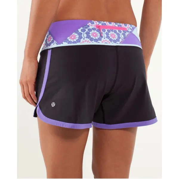 Lululemon Groovy Run shorts in Black Power Purple Flora Run Speed‎ Short Size 6 - Image 2