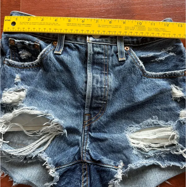 Levi’s 501 Shorts - Image 10