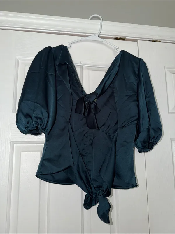 Abercrombie and Fitch Green Satin Puff Sleeve Tie Back Blouse size S - Image 4