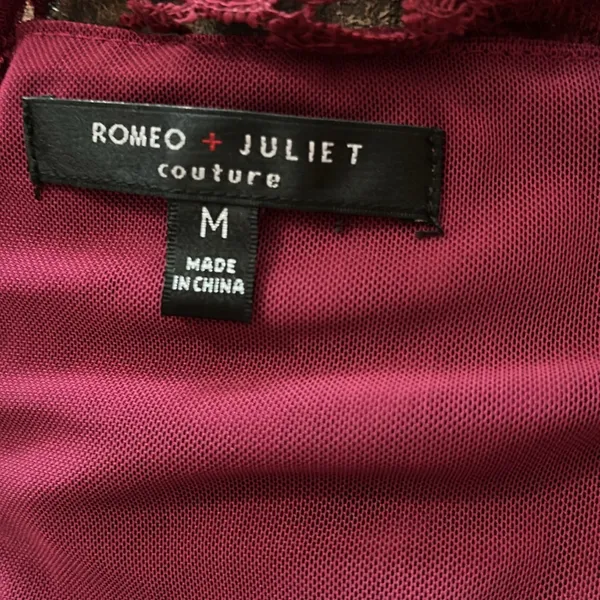 Romeo & Juliet Couture wine-colored lace‎ cutout dress Size Medium Crochet - Image 7