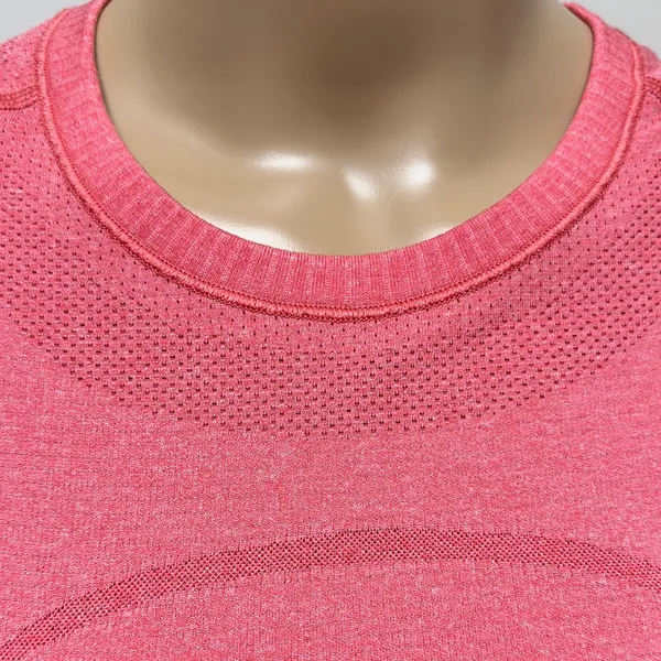 Lululemon Women’s Long Sleeve Activewear Performance Coral Shirt Size XS - Image 2