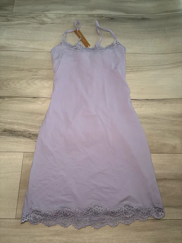 Skims fits everybody lace slip dress Color Jupiter - Image 2