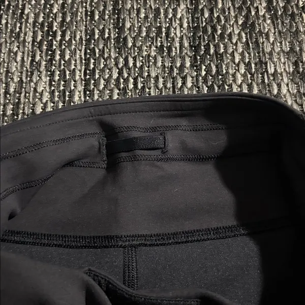 Lululemon Invigorate High Rise BIker Short Everlux 10" Size 4 - Image 6