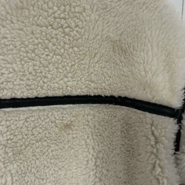 Elegant Cream Sherpa Jacket Black - Image 9