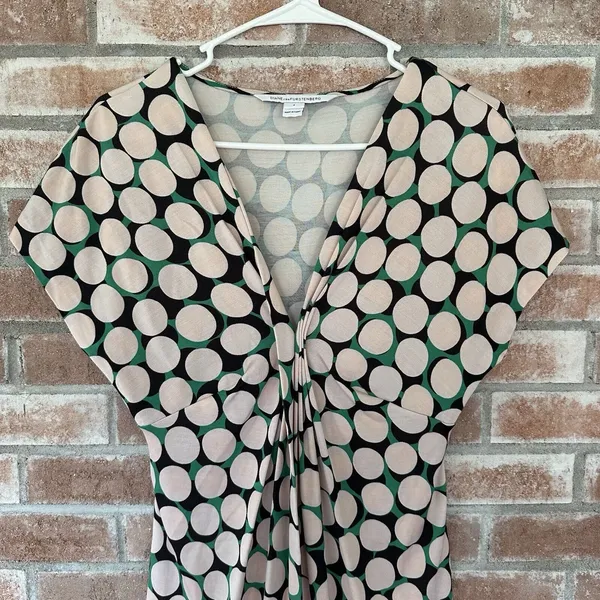 Diane Von Furstenberg DVF Natalie Shift V Neck Dress 100% Silk Green Pink Size 4 - Image 3