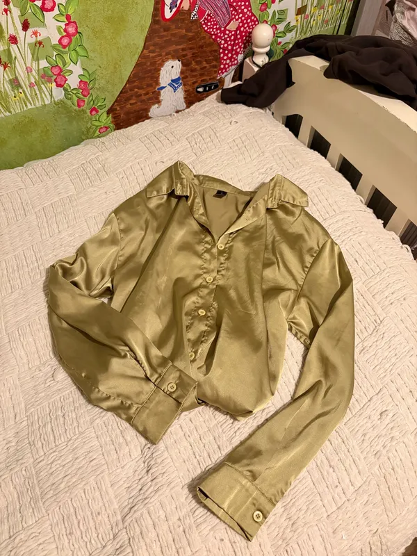 Green silk top - Image 3
