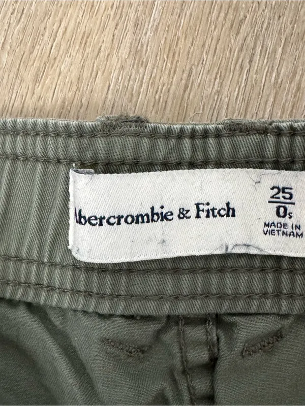 Abercrombie Olive Green Cargo Pants - Image 3