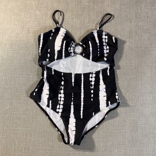 Unbranded One Piece Swimsuit Cut Out O-Ring Sarong Set‎ 160 Black White - Image 3