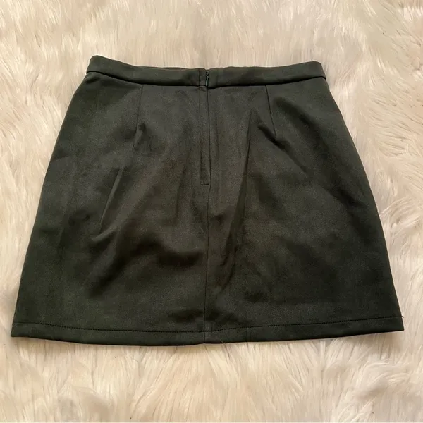 Naggoo Women's Size‎ Medium High Waist Mini Skirt Army Green Faux Suede Button - Image 8