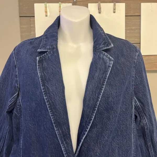 Abercrombie & Fitch Dark Wash Boxy Long Sleeve Jean Blazer Jacket Button Medium - Image 2
