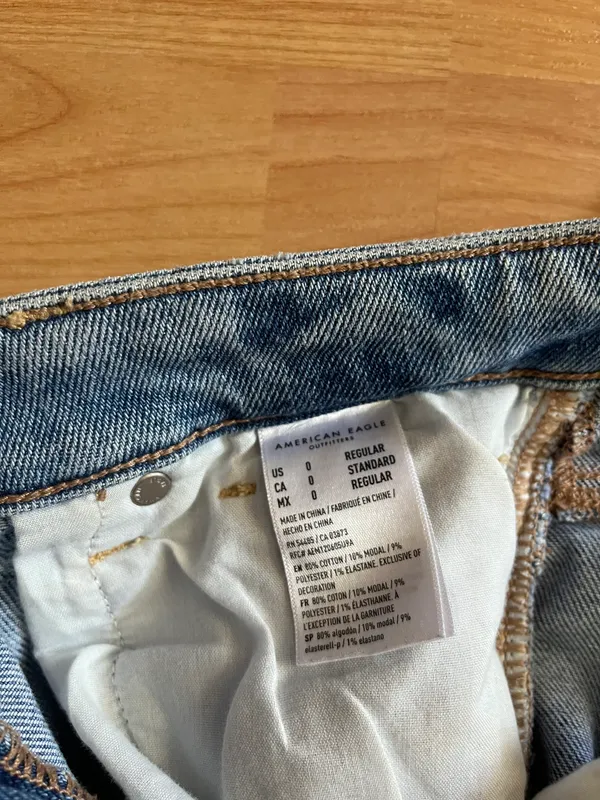 American Eagle Outfitters Mom Jean - Image 3