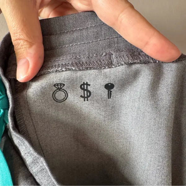 Figs Women’s Yola Skinny Scrub Pants‎ in Graphite Gray Size Small - Image 13