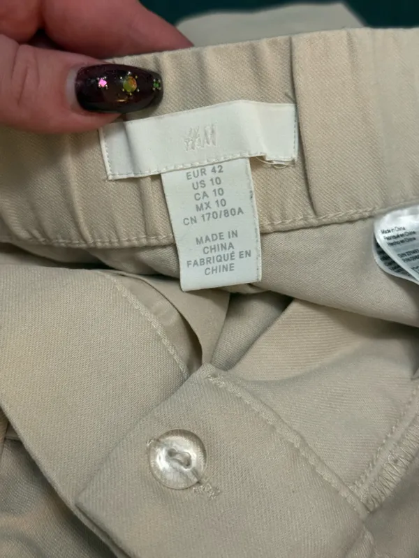 Tan high-waisted trousers with a relaxed fit. Size: 10 #highwaisted #trousers - Image 4