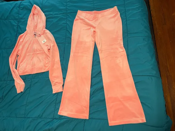 NWT juicy couture classic velour track suit M - Image 3