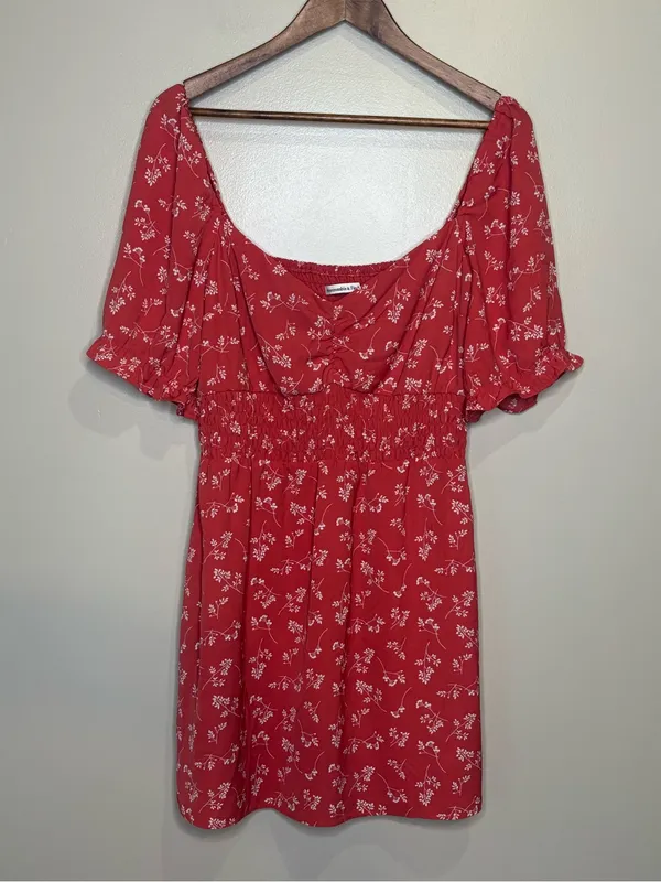 Abercrombie & Fitch Red Ditsy Smocked Floral Print Puff Sleeve Mini Dress - Image 4