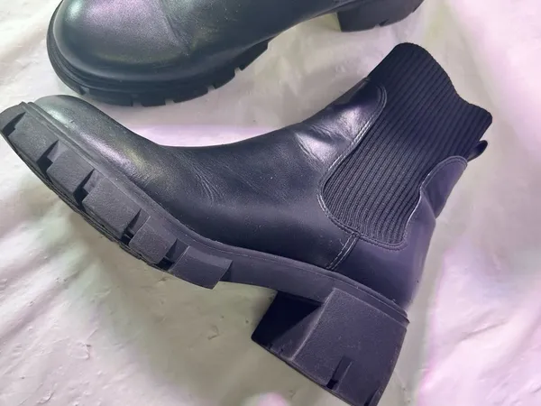 Steve Madden Black Chunky Chelsea Ankle Boots - Image 8