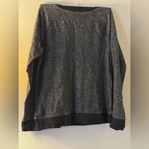 Apt. 9 Women's Gray Sequin Sweatshirt - Image 5