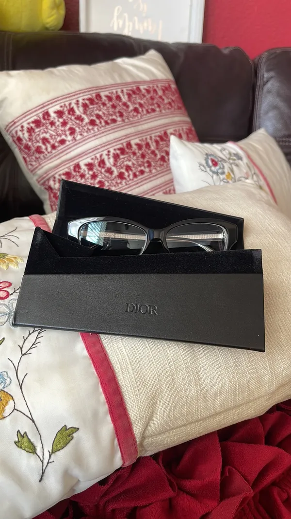 optical glasses in black NEW in case - Image 6