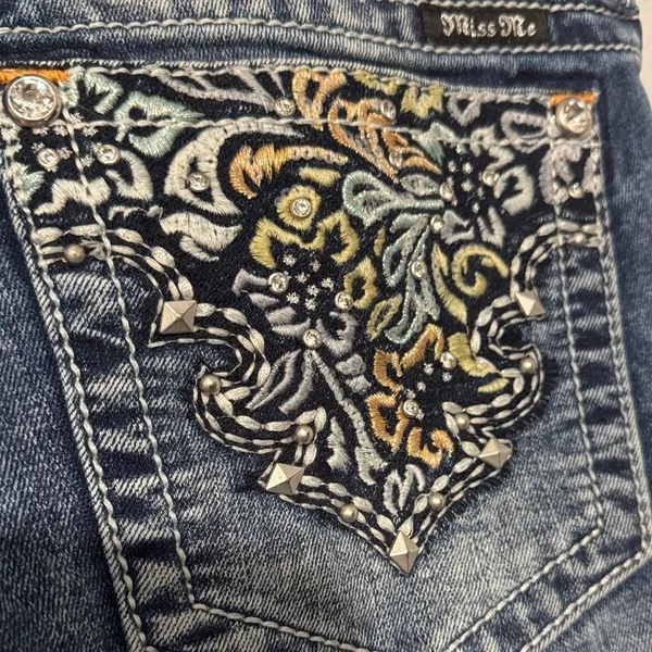 Miss Me Size 31 Signature Bootcut Jeans Y2K Embellished Bling Distressed Denim - Image 12