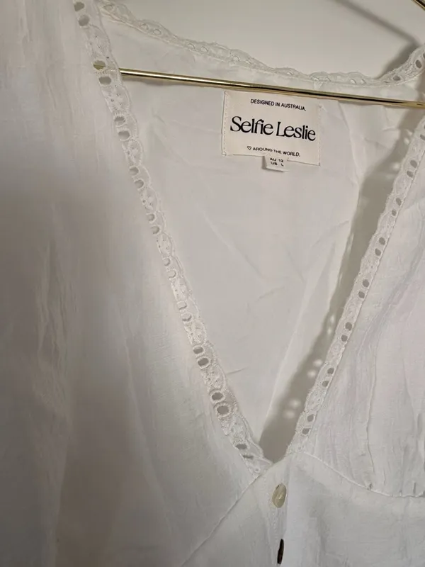 Selfie Leslie Azura Scalloped Lace Trim Peplum Top - Image 6