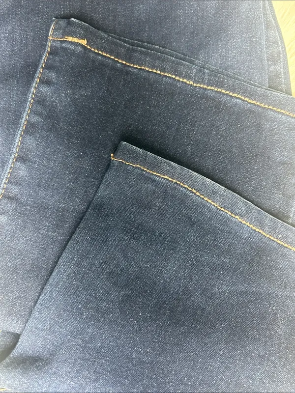 Levi's Jeans Women's Size 31 Slimming Bootcut High Rise Jeans Stretch - Image 8