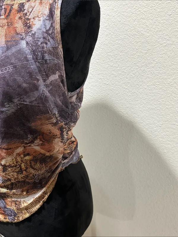 One-Shoulder Abstract Mesh Print Top - Brown & Purple Tones - Image 4