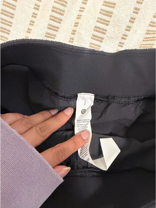 Lululemon Shorts High-Rise 4" - Image 3