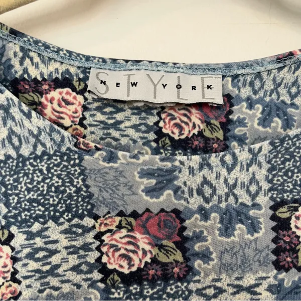 Y2K t-shirt floral checkered square blue gray maroon vintage small granny - Image 2