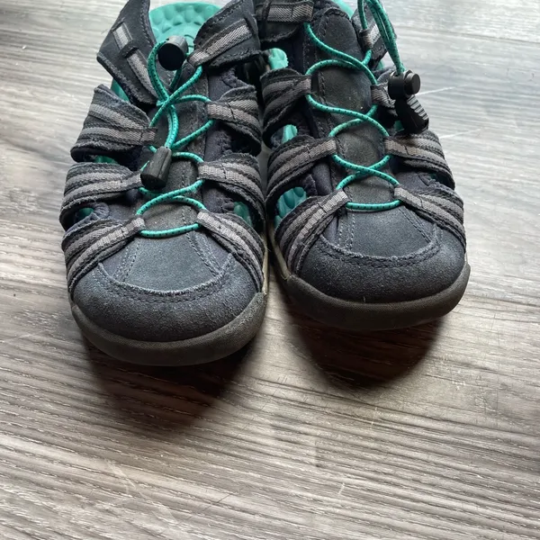 Clarks Black &Teal Strappy sporty closed-toe fisherman-style sandals. Size 7.5 - Image 8