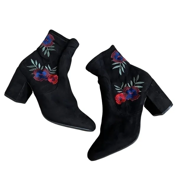 Rampage Itsie Black Faux Suede Floral Embroidered Chunky Block Heel Boots Sz 7.5 - Image 2