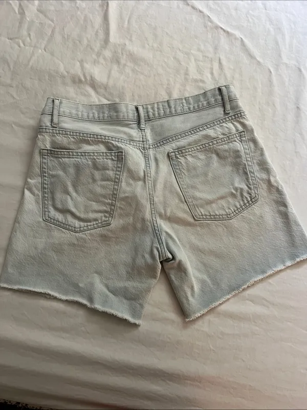 GAP Light Wash Denim Jean Sexy Boyfriend Shorts - Image 4