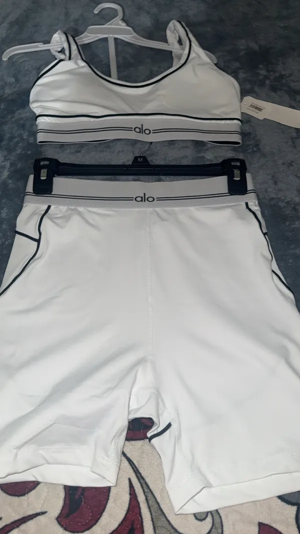 Alo Yoga Set Shorts Bra Sports - Image 4