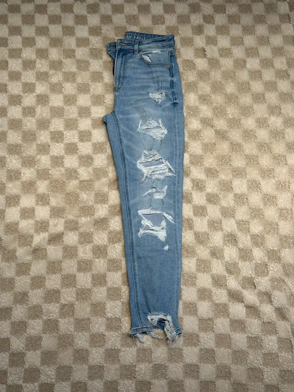 American Eagle Outfitters Jeans Distressed - Image 2