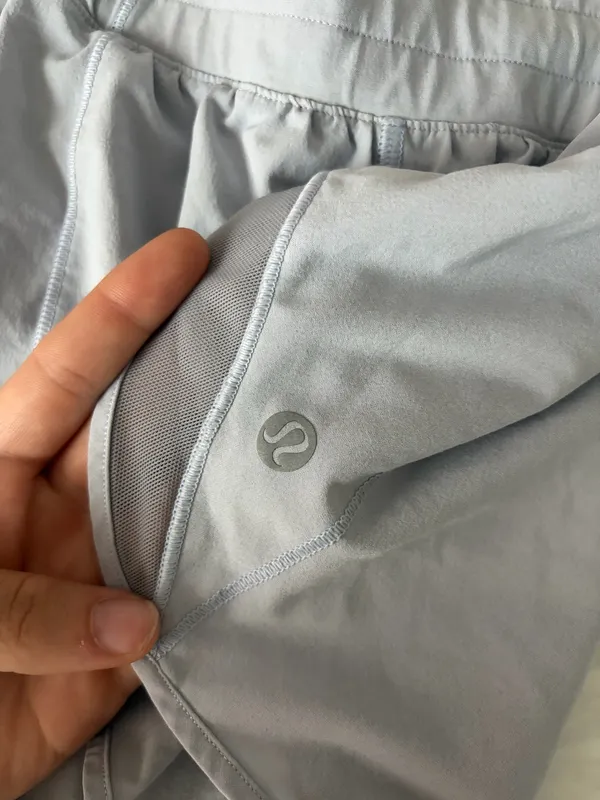 Lululemon Hotty Hot Shorts 2.5" - Image 2