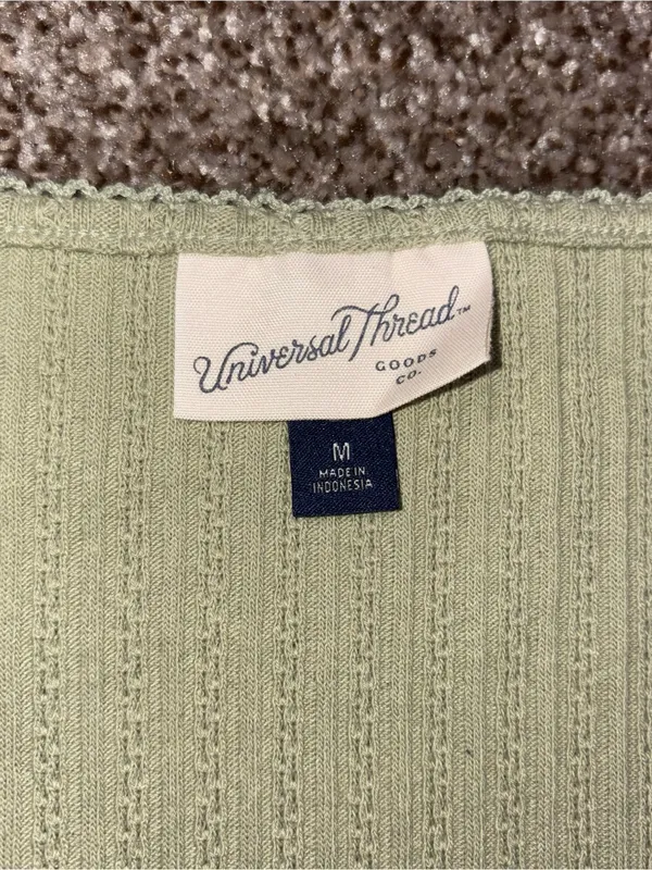 Universal Threads Sage Green Lettuce Edge Ribbed Short Sleeve Top Medium - Image 2