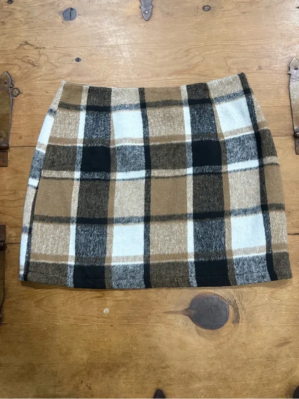 NWT Women’s Plaid Mini Skirt Size Medium Tan Black Cream Preppy Y2K - Image 7