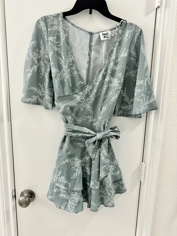 NWT Princess Polly Louie Sage Romper 8 - Image 2