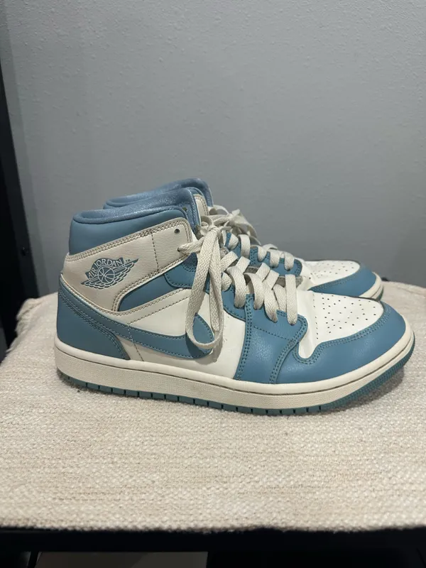 Nike Jordan 1 Mid Women’s Air UNC - Image 3