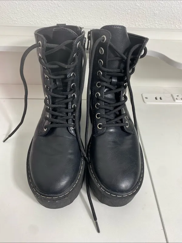 Divided Black Lace-Up Platform Boots Size 36 - Image 6