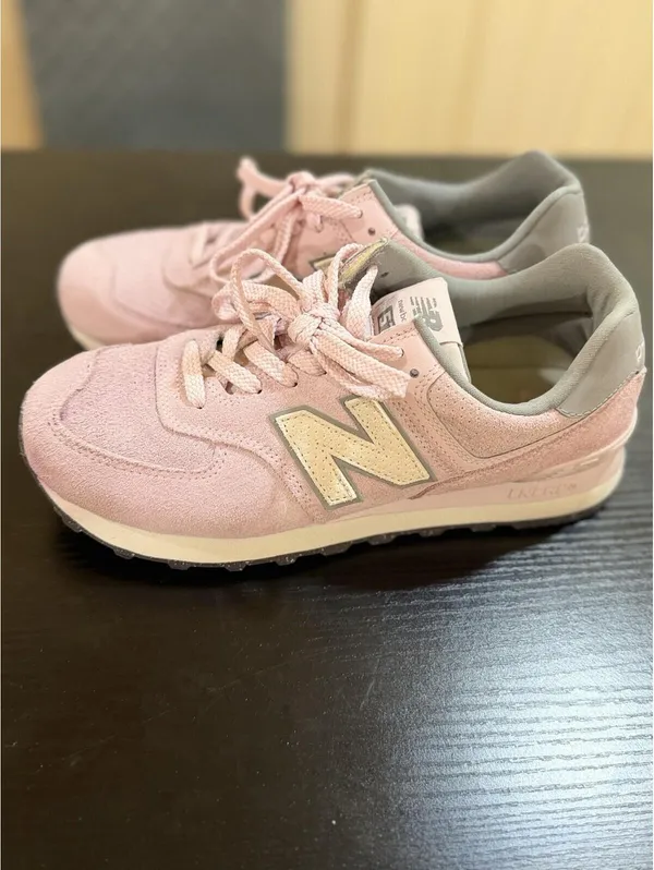 Size US 8.5 New Balance Classics 574 Women's Rose Sugar/Sea Salt Sneakers - Image 3