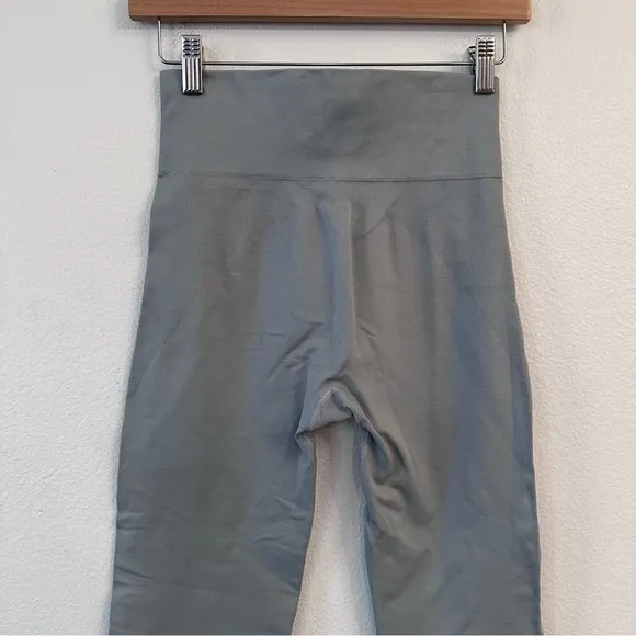Cuyana Stretch‎ High Waist Leggings Size S / M Steel Gray Active Yoga - Image 7