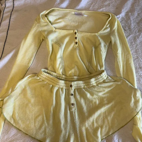 Urban Outfitters Set - Image 3