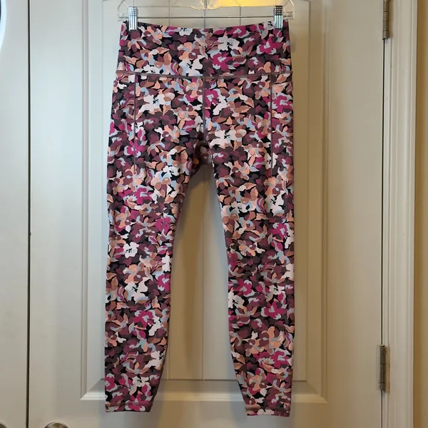Athleta‎ Transcend Stash Tight Floral Camo High Rise Leggings L Workout Running - Image 3