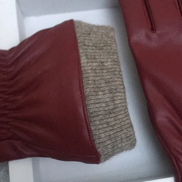 Woman’s Vegan Leather Cold Weather Lined Gloves - New Without Tags - Image 4